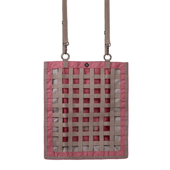 Sac à foin collection pour cheval QHP Slowfeeder Turnout