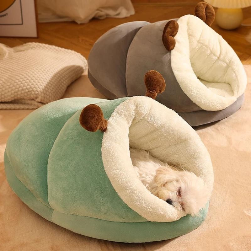 Plüsch Warmes Katzenbett Nistkorb Pantoffelform Cartoon Katzen Hundehütte Betten Haustierzubehör S