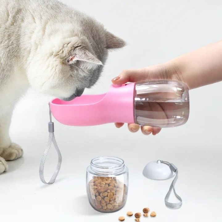 2-in-1 550 ml tragbare, lebensmittelechte Material-Hundekatzen-Reise-Haustier-Wasserbecherflasche mit Futterspender weiß