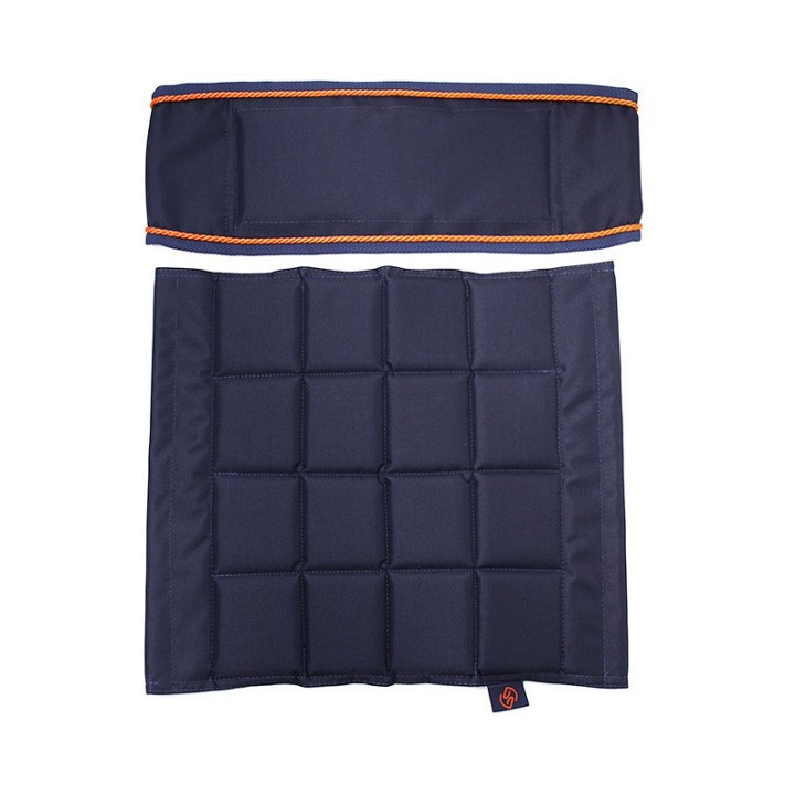 One Equestrian Sitz und Rückenpolster