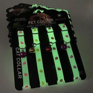 Leuchtende Silikonhalsbänder mit Cartoon-Druckmustern und Glöckchen für nächtliche Spaziergänge mit Kätzchen, Anti-Verlust-Ha
