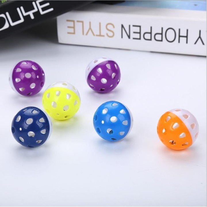 5 teile/satz 4,3 cm Hohl Glocke Ball Necken Katze Spielzeug Haustier Spielzeug Kunststoff Ball Weihnachten Ornament Katze Spi