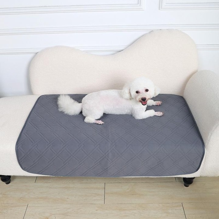 Wiederverwendbare, waschbare Hundeurin-Pads zur Vermeidung von Auslaufen und Ausrutschen. ideal zum Trainieren von Hunden. d