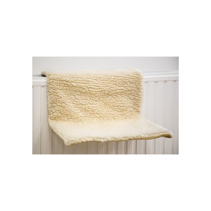 Beeztees Heizungshängematte mit Schaffell