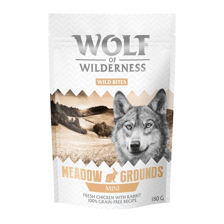 Sparpaket 3 x 180 g: Wolf of Wilderness Snack - Wild Bites - MINI Meadow Grounds - Kaninchen & Huhn (kleine Würfel)