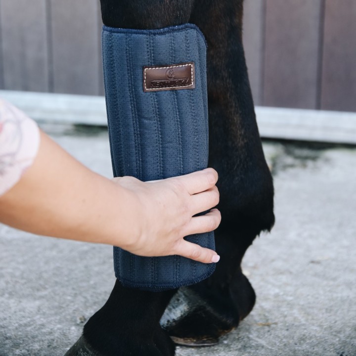 Kentucky Horsewear Bandagenunterlagen für die Arbeit 4er-Set 45 x 40 cm - Marineblau