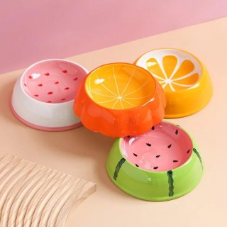4 süße Designs Haustier Keramik Schüssel Wassermelone Erdbeere Form Katzenfutter Schüssel kleine Hund bunte Wasser Lieferante