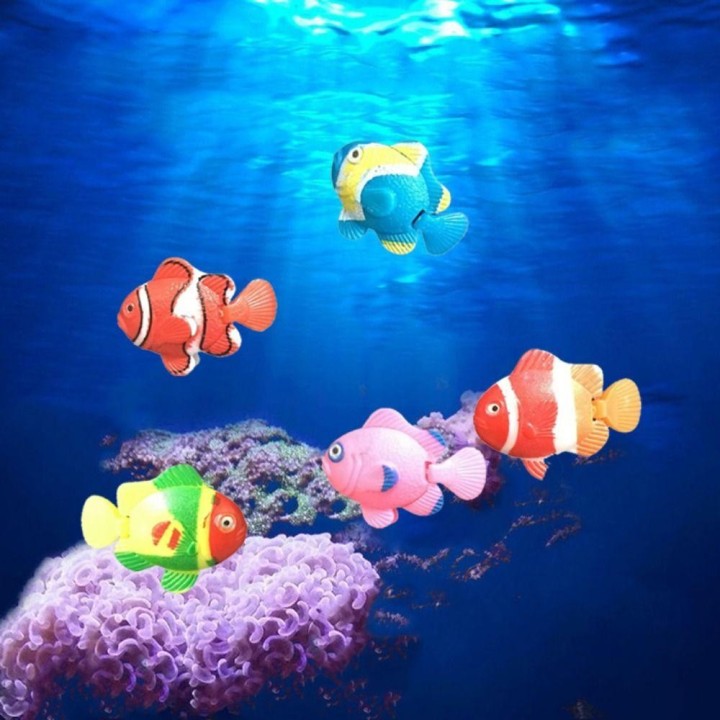 5 stücke Dekorative Künstliche Clownfische Kunststoff Simulation Schwimmende Fische Zufällige Farbe Simulation Ozean Tropisch