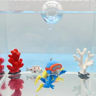 Aquarium-Dekoration, schwimmende Kunststoff-Aquarium-Ornamente, Dekoration mit Kugel 4.5*6.5cm