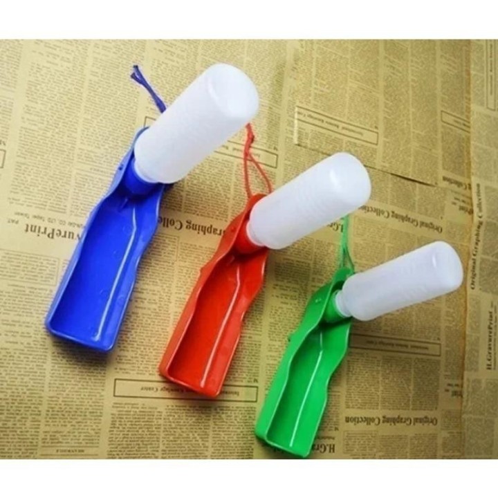 Tragbare Wasserflasche für Hunde im Freien, faltbarer Wassertank, Trinkdesign, Reise-Futternapf, 250 ml