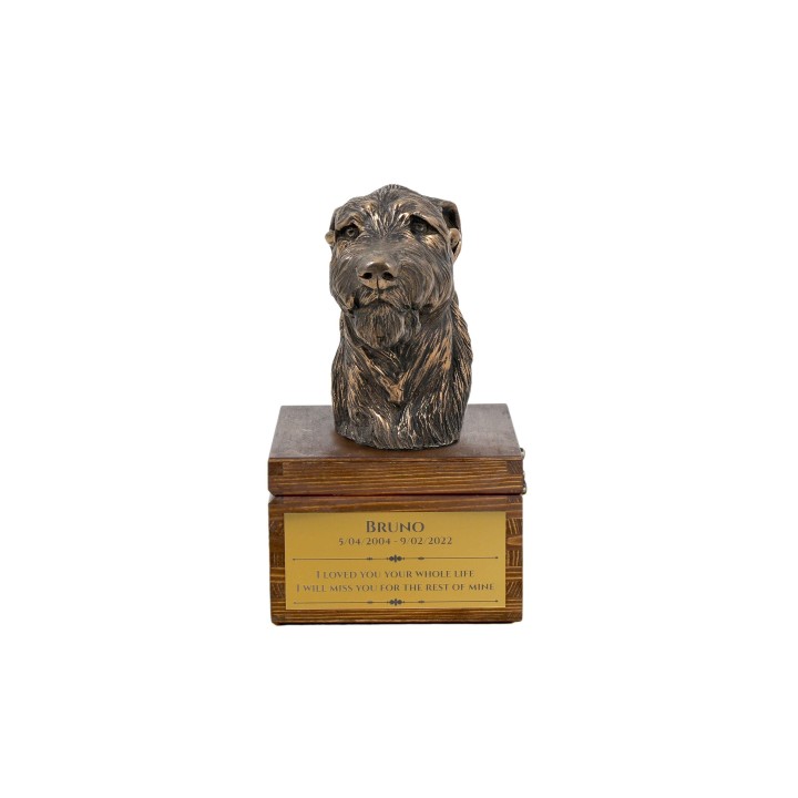 Irischer Wolfshund - eine Urne mit einer Gravur und einer Hundeskulptur, ein handgefertigtes Produkt der Marke Art-Dog. schwa